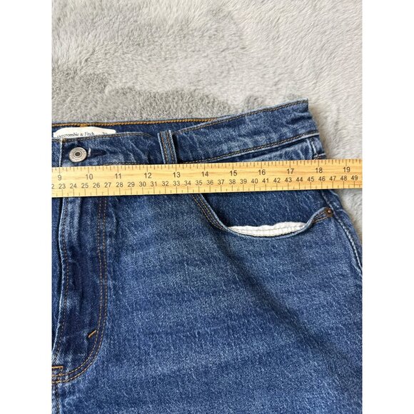 Abercrombie & Fitch The Mom Short High Rise 33/16 Curve Love Med Wash Cut Offs - Picture 6 of 8